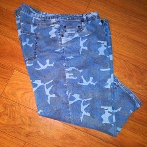WOMEN WITHIN CAMOUFLAGE CAPRI JEANS